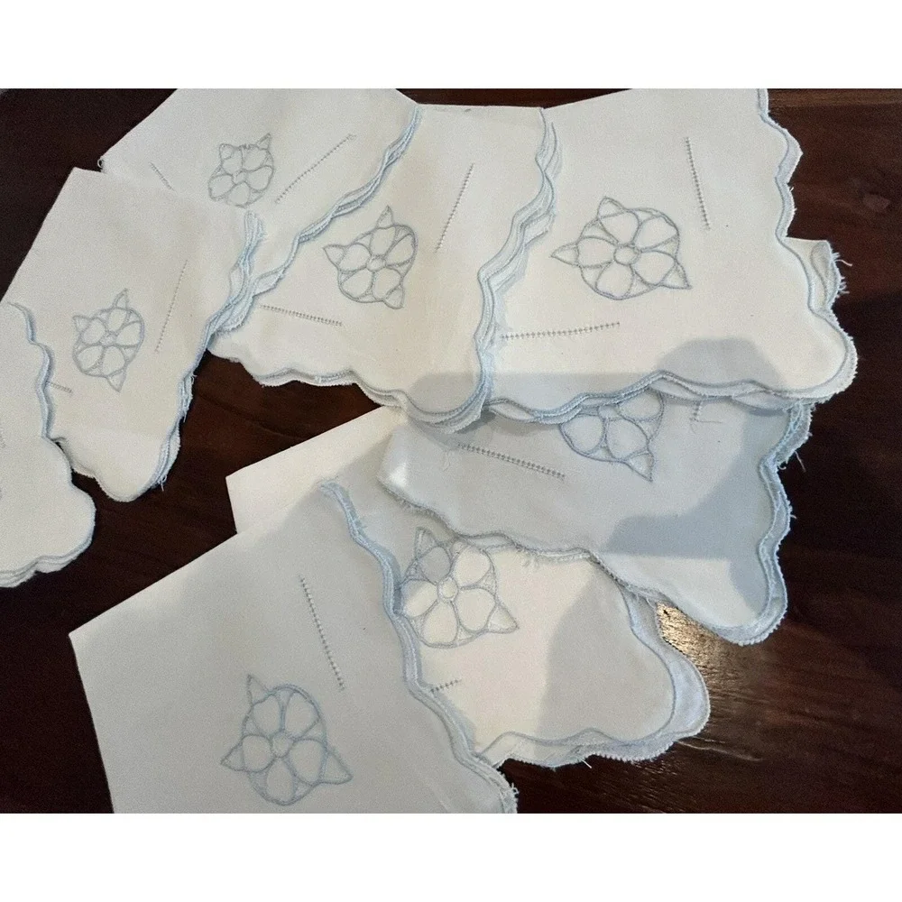 Vtg 8 blue & White Linen Napkins Scalloped Edge Cut Out Embroidered Trim 14